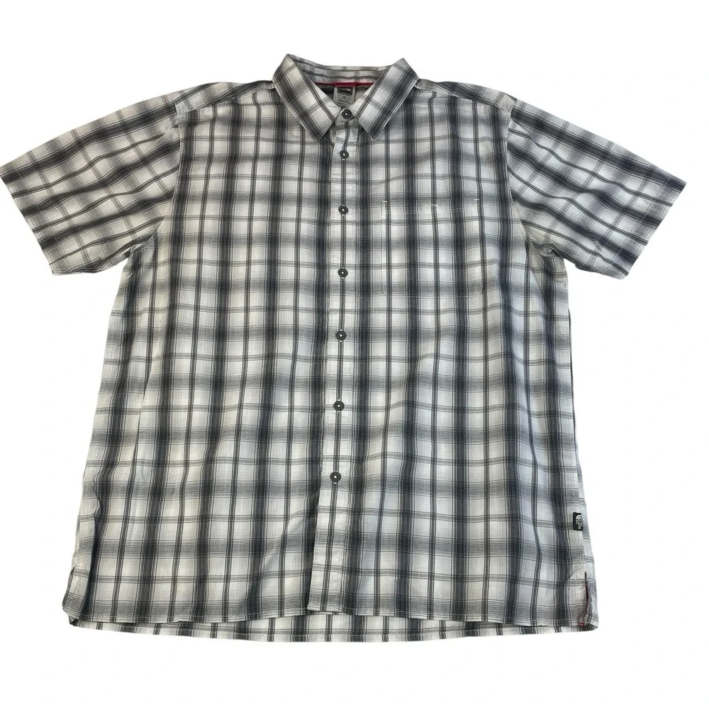 The North Face Men's Plaid Short Sleeve Button Down (LG)‎ Outdoor